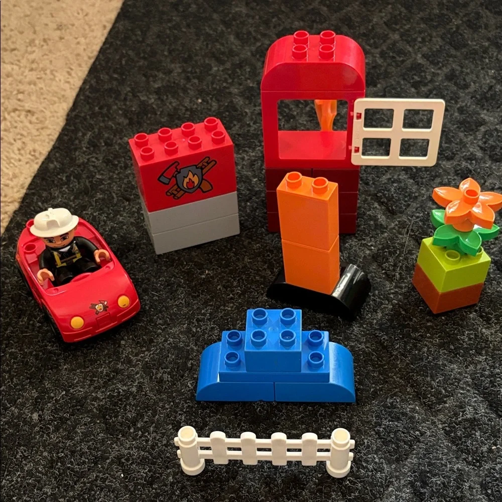 LEGO Duplo Fire Rescue Car And Firefighter Figure Plus Extra Blocks